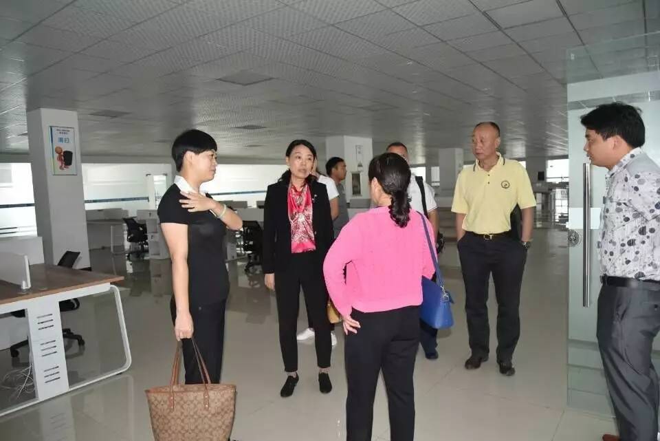 政协调研我市重点项目,到镇调研指导政协工作站建设工作