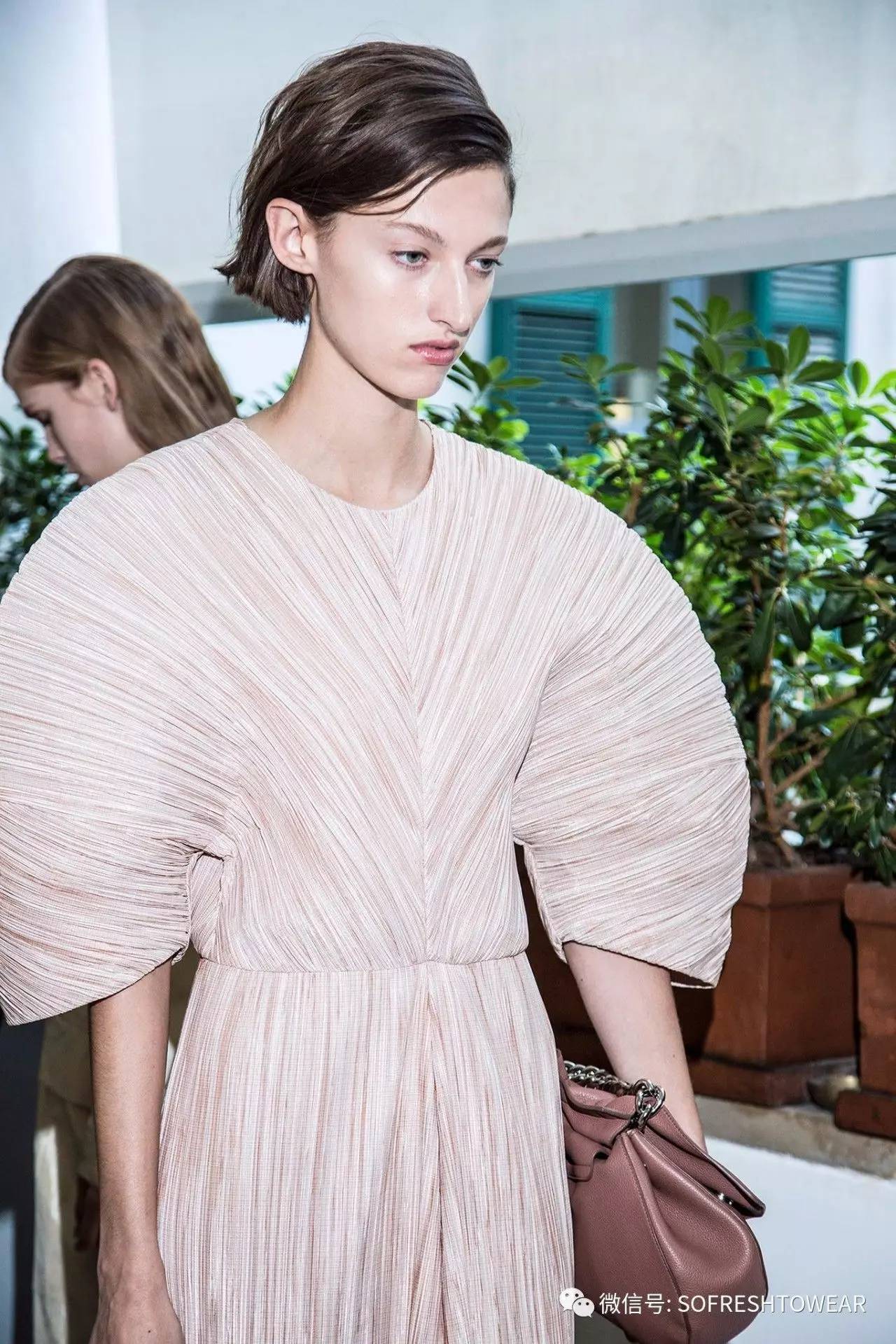 好看平价又好穿的衣服,比较平价好穿的衣服