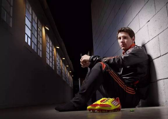 c罗招牌动作广告,c罗首秀宣传