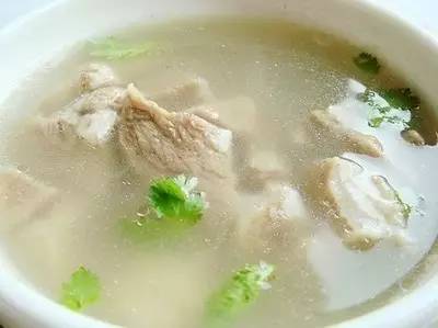 「提醒」三伏天翻译为“DogDays”，说“热成狗”也不无道理……