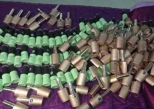 喜欢戴美瞳的人关注了！贵阳这家化妆品店有问题！快告诉身边的人