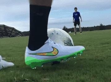 维维足球技巧系列教程,维维足球变向教学视频