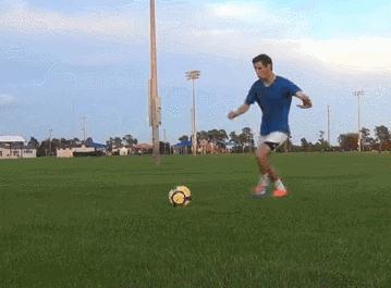 维维足球技巧系列教程,维维足球变向教学视频