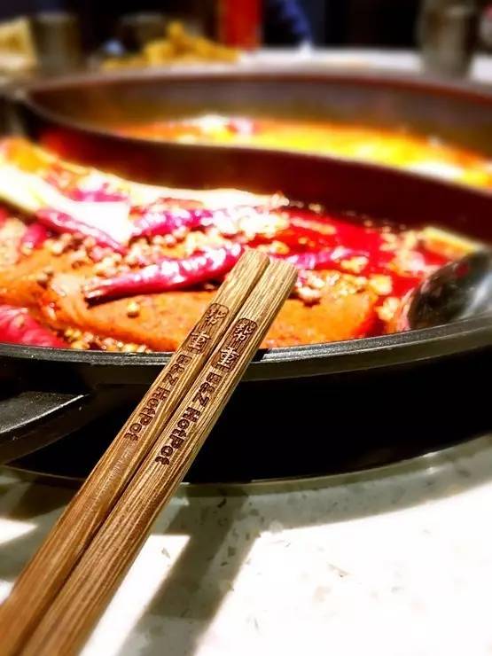 夜店里吃火锅？帮重的鸭肠烫8秒就能飙到180！