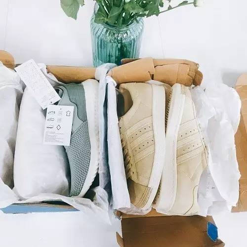不要再黑asos了，Adidas直邮18天到货，没被税！