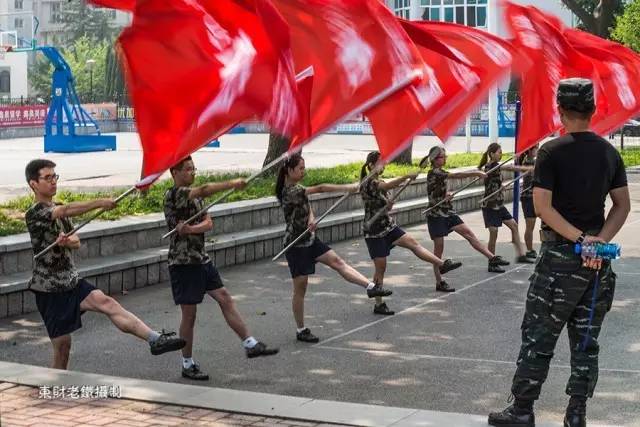 校园又闻军训声：大连银行新员工军训花絮