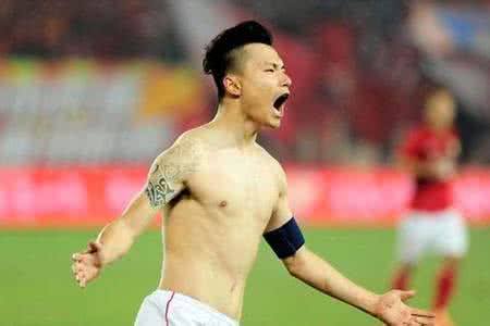 佩莱亚冠进球,郜林佩莱