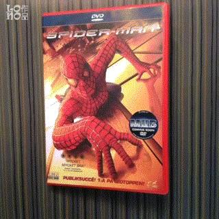 电影中人物从车里走出来画面,电影角色从dvd盒里跑出来