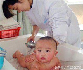 给宝宝洗屁股容易红屁股,给男宝宝洗小屁屁
