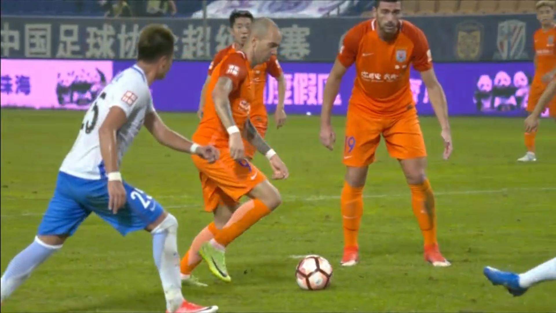 佩莱亚冠进球,郜林佩莱