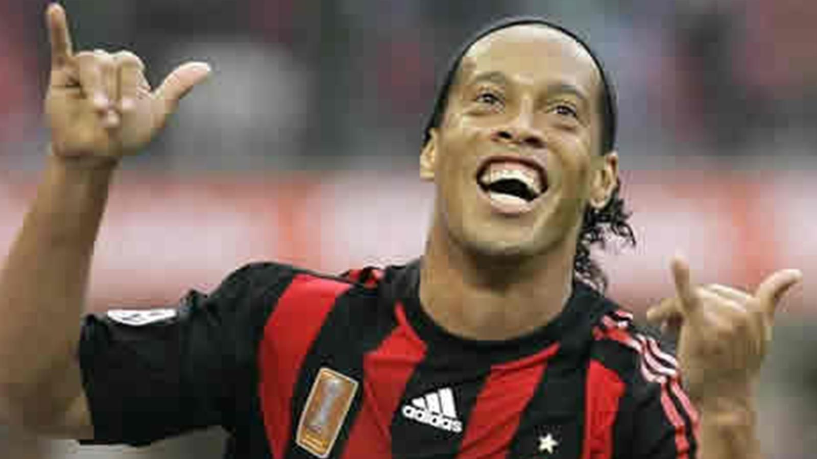 精灵罗纳尔迪尼奥超燃集锦,足球精灵罗纳尔迪尼奥花式过人