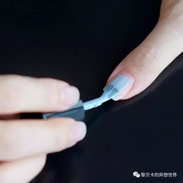 夏日冰透色指甲油,夏季指甲油又显白又霸气的颜色