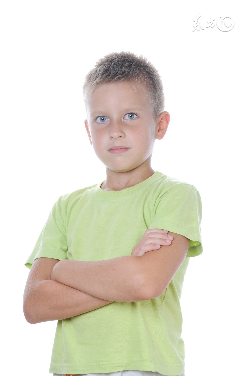 4岁孩子一言不合就哭怎么解决,4岁孩子发脾气哭闹不止怎么教育