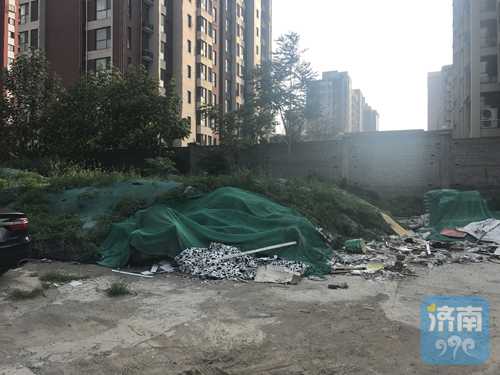 生活垃圾就地埋违法吗,大量垃圾藏防尘网