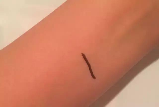 送礼物｜黑人痘肌都能放心用的日本货，演唱会8小时不脱妆还清爽，一年一瓶就够！