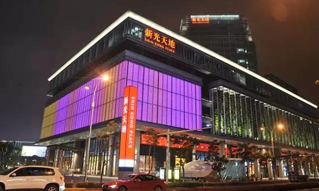 投资人“送钱”她不要，现在大牌纷纷来开店