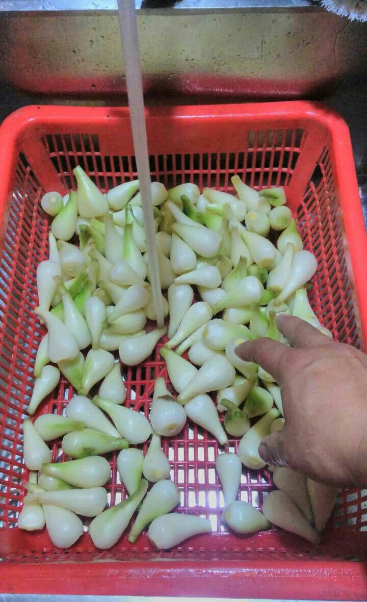 藠头的腌制方法最简单的,腌酸甜藠头的做法