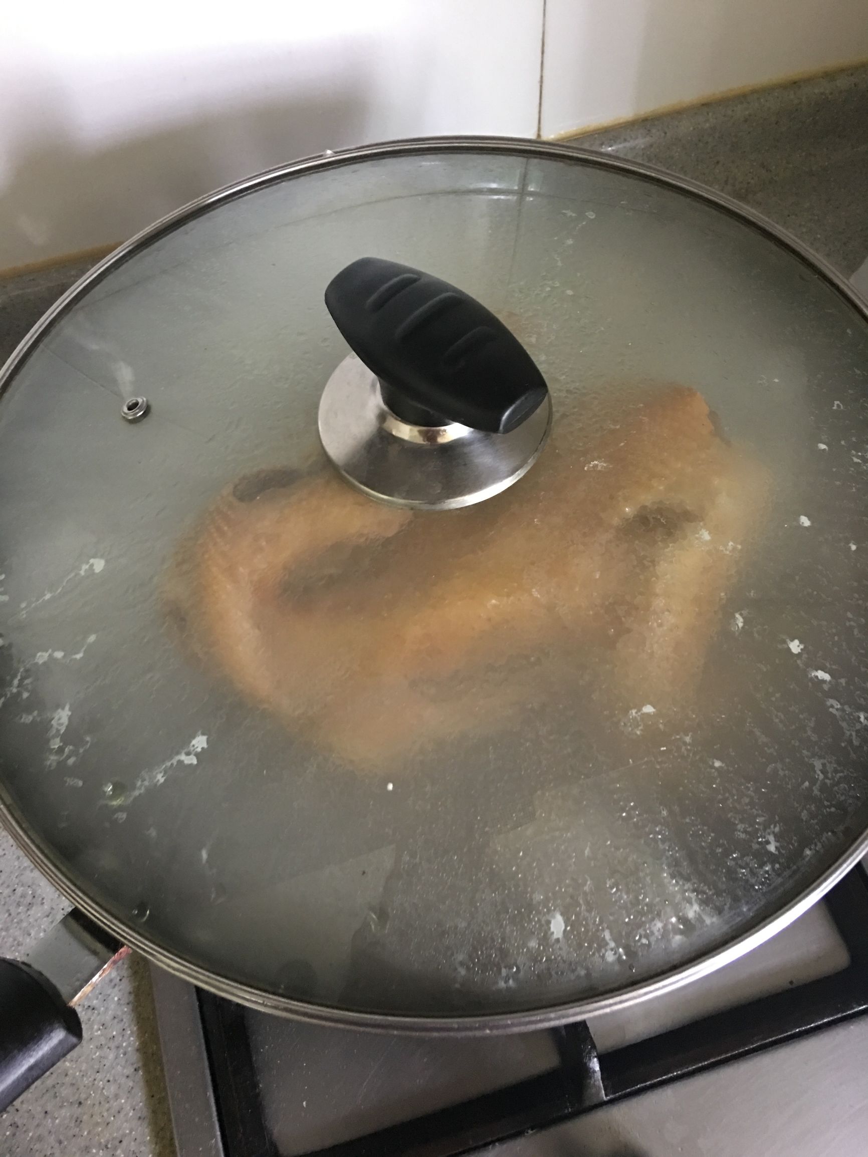 正宗东北熏烧鸡做法,东北老式熏鸡的制作方法