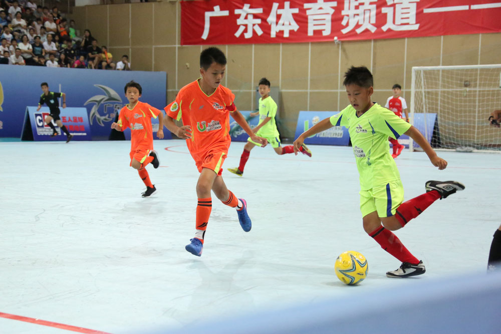 在小学生中发掘未来国脚7大美女主播老国脚齐来加油