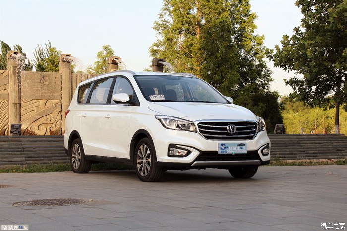 家庭用车是买七座suv还是mpv,长安凌轩7座mpv落地价格