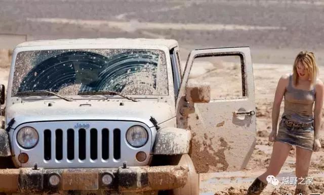 车被陷住怎么自救,车被陷住怎么推