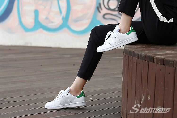 阿迪达斯绿尾真假怎么鉴别,阿迪达斯绿尾怎么辨真假