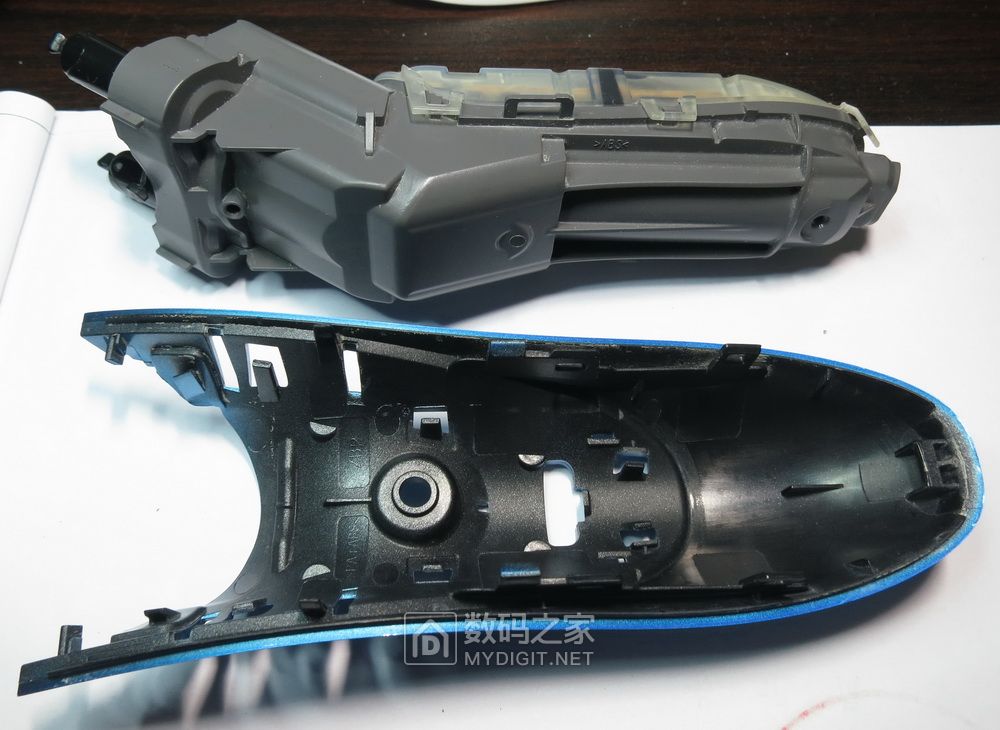 原来剃须的感觉如此美妙！飞利浦三头剃须刀不关机拆修