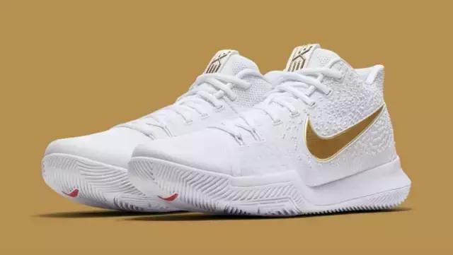 “船长”CP3变身“宇航员”/“白斑马”成轮滑鞋