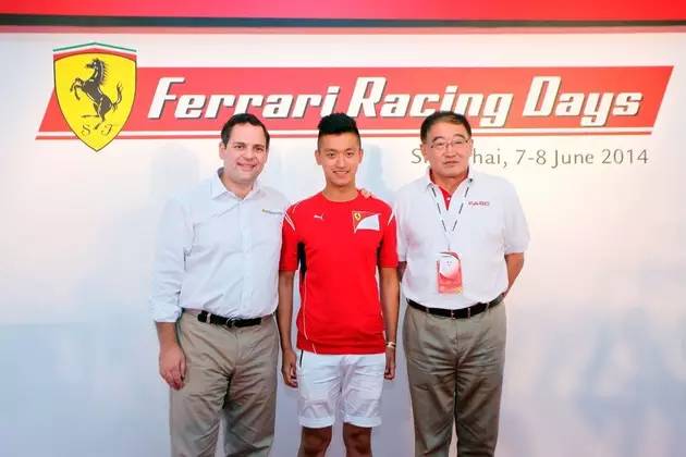 不惧欧美高手“围剿”，这位来自中国的18岁大男孩，刮起一阵阵中国旋风