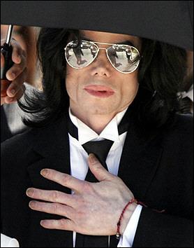 迈克尔杰克逊一生捐款,迈克尔杰克逊总共捐了多少钱