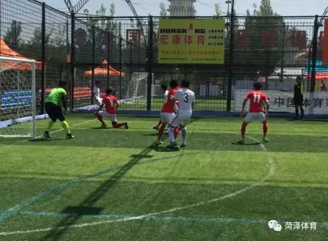 这是一种特别适合百姓开展的运动，去年一场比赛就有40万余人参与