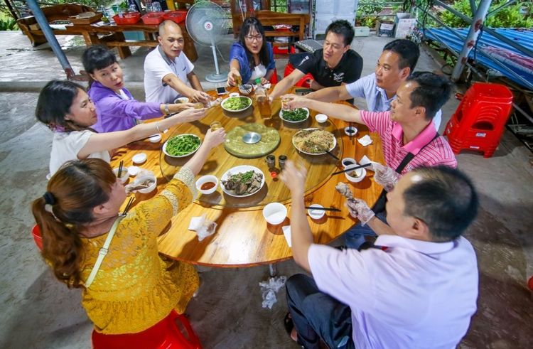 全国各地烤全羊,万人吃烤全羊