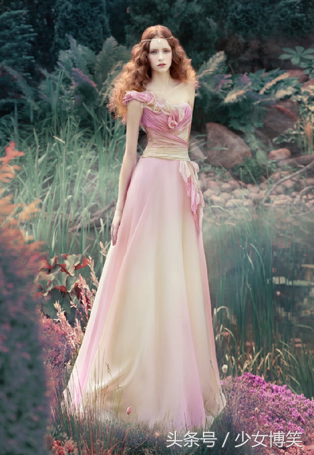 中式婚纱vs西式婚纱,西式婚纱和中式婚纱