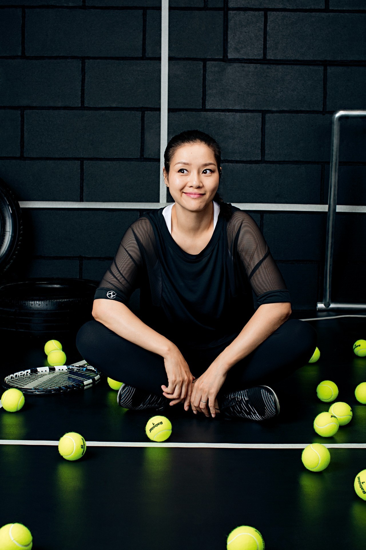 李娜温网元老赛首秀取开门红,李娜温网元老赛视频