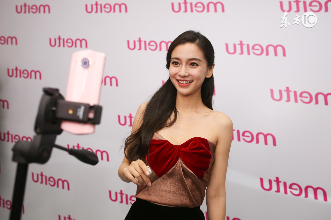 一秒变女神！北上广深的女白领都在用的自拍神器，凭啥这么牛？