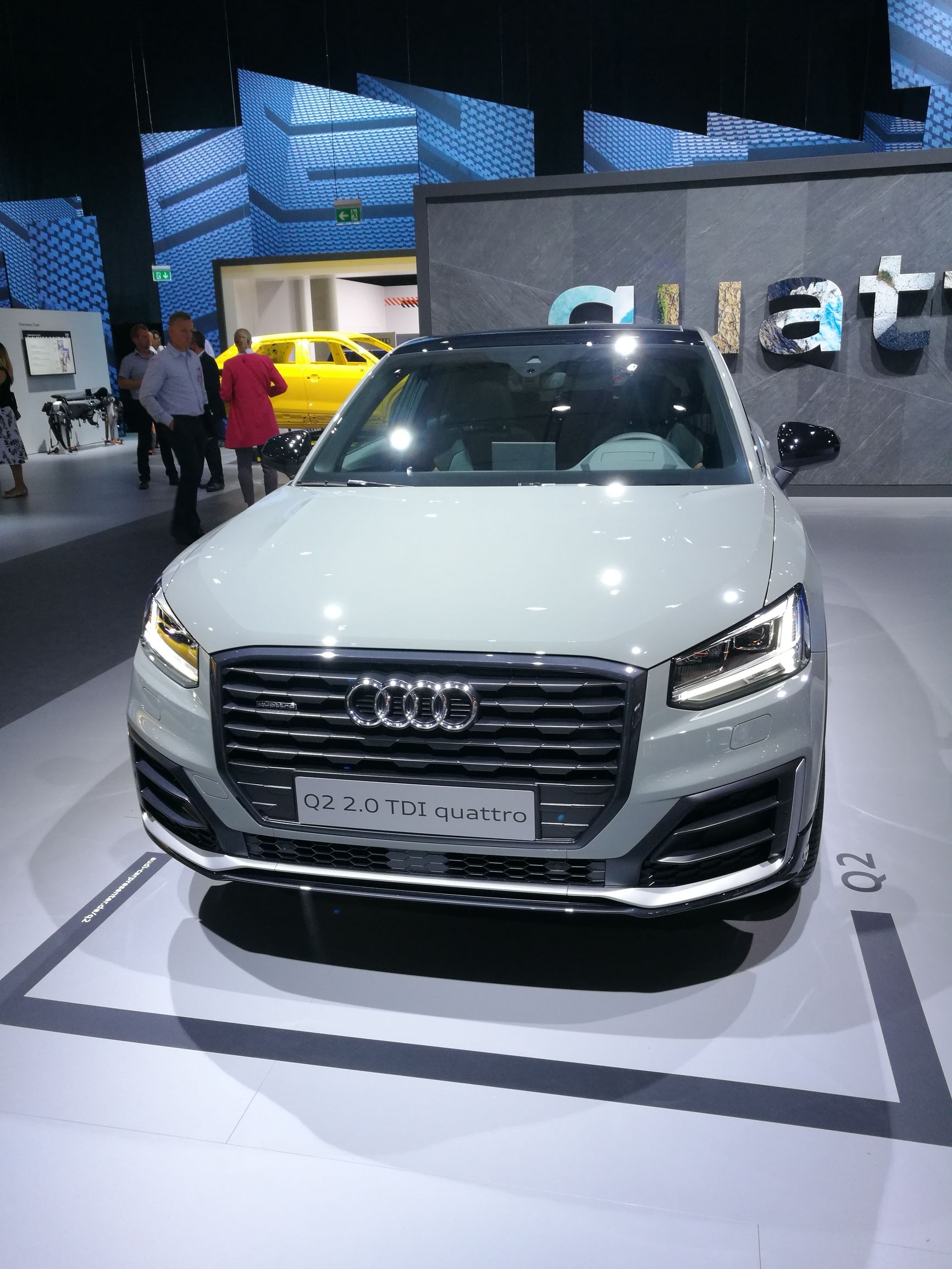 奥迪q2l15万落地,奥迪q2内饰最新款