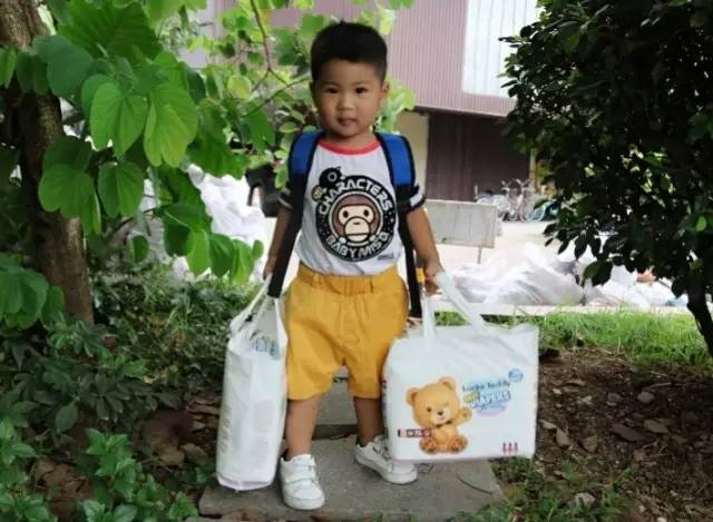 “妈妈，你说我最喜欢的洛克泰迪会一直陪着我吗？”