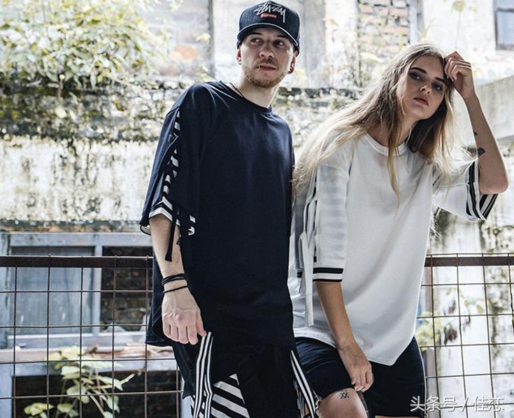 假两件长款上衣如何搭配裤子,假两件紧身上衣蓝色怎么搭配