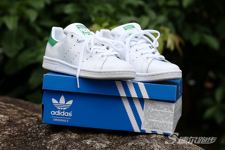 阿迪达斯绿尾真假怎么鉴别,阿迪达斯绿尾怎么辨真假