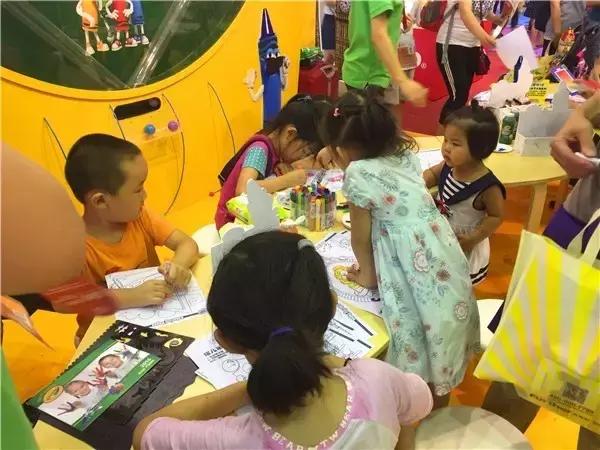 粑粑麻麻带娃去哪里玩,粑粑麻麻带娃去旅行