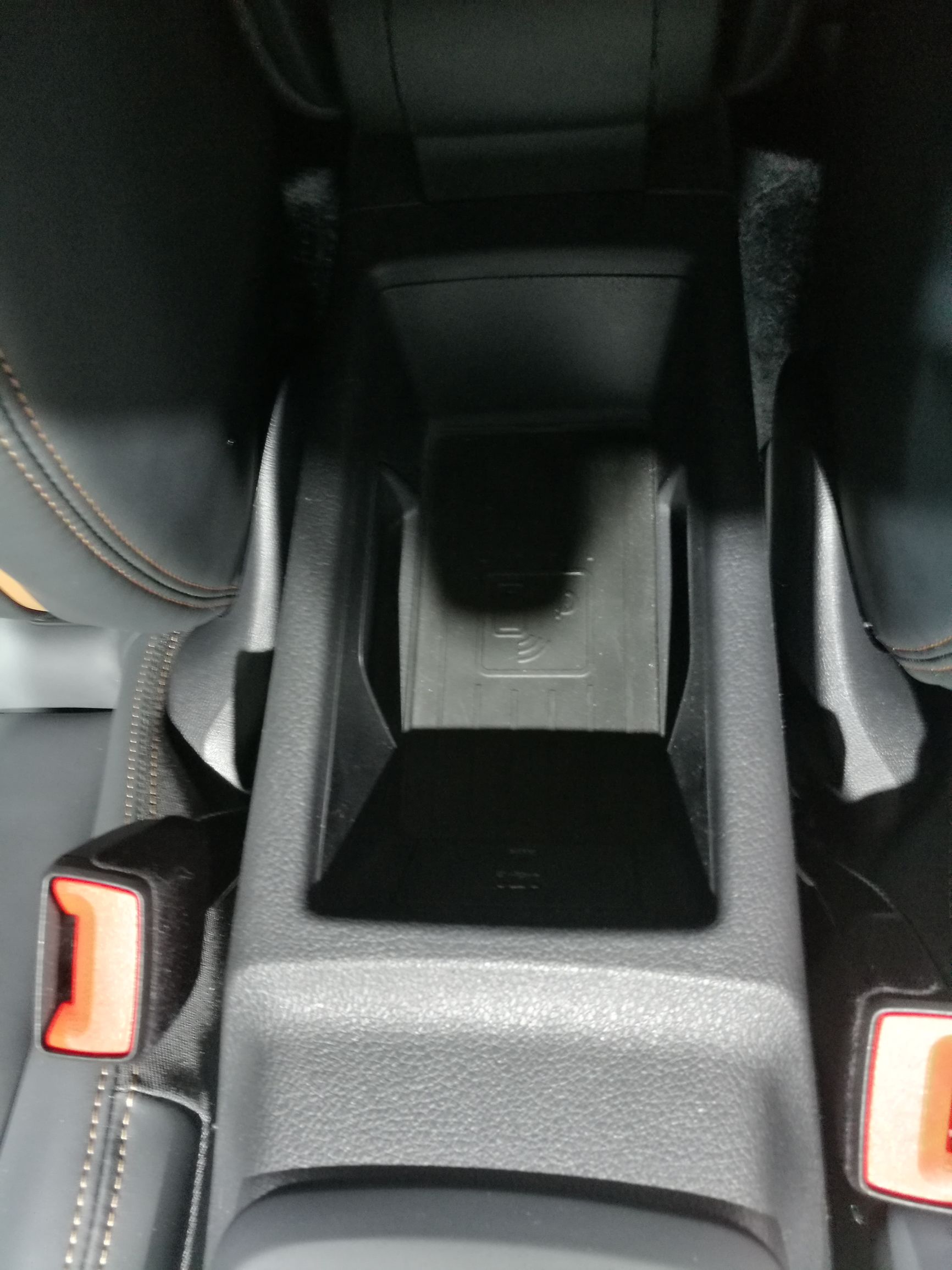 奥迪q2l15万落地,奥迪q2内饰最新款