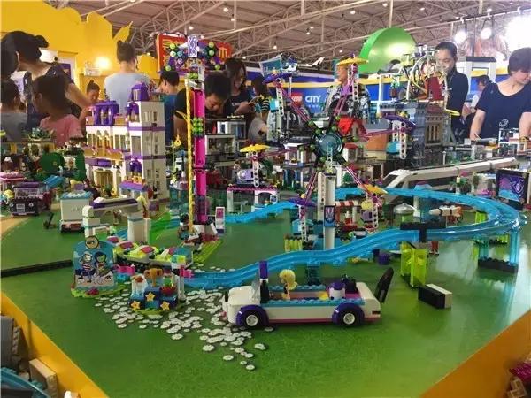 粑粑麻麻带娃去哪里玩,粑粑麻麻带娃去旅行