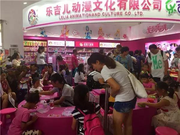 粑粑麻麻带娃去哪里玩,粑粑麻麻带娃去旅行