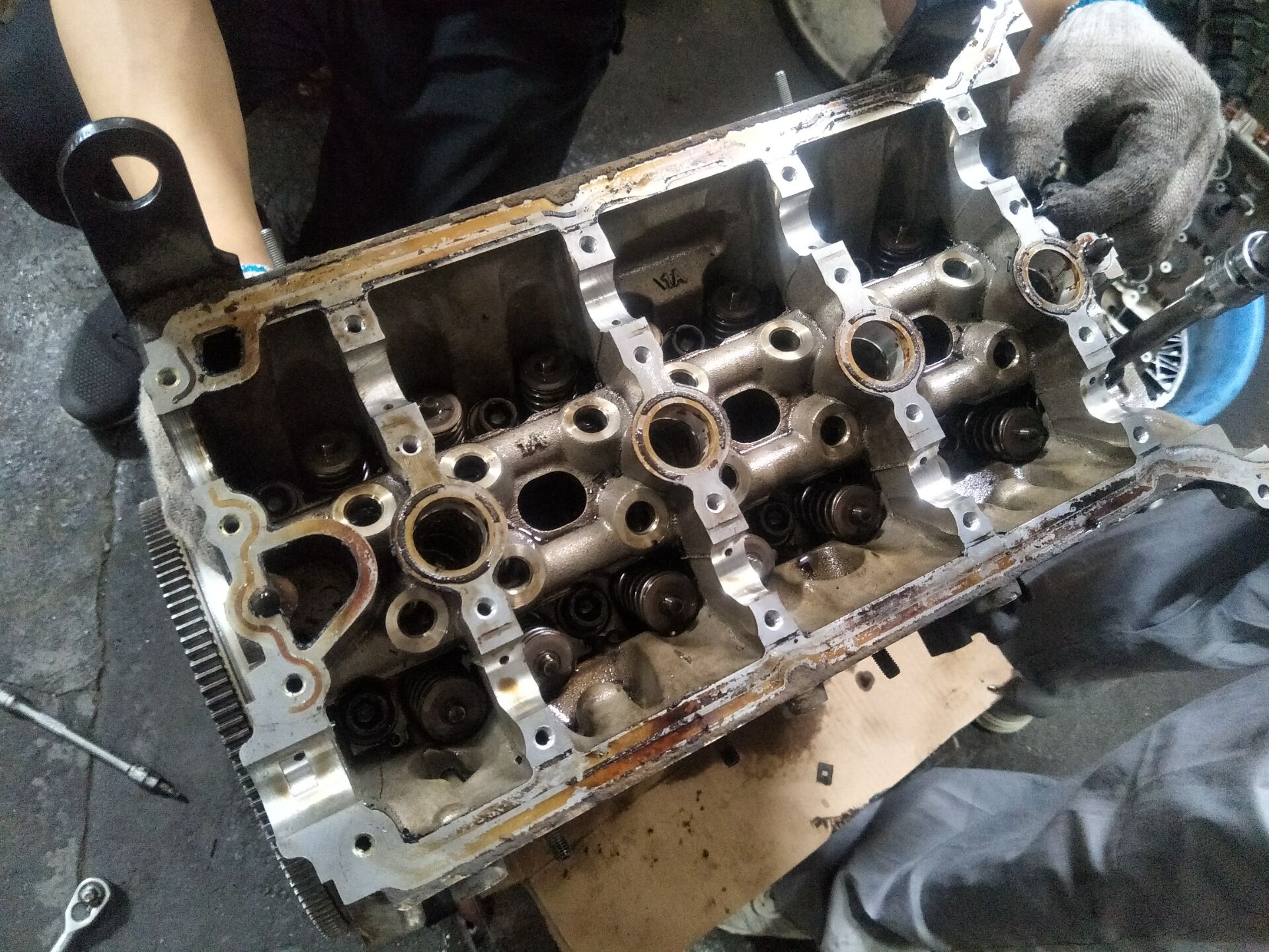 奥迪a6机油灯报警亮红灯,奥迪a6机油灯报警仪表调校