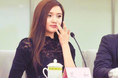 美女老板掏出1亿想冲中超，却在狂输11场后灰溜溜的欠薪跑路