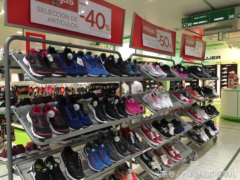 一件李维斯的T恤衫25欧元-西班牙商场耐克、阿迪达斯价格实拍