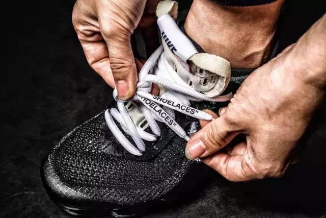 “船长”CP3变身“宇航员”/“白斑马”成轮滑鞋