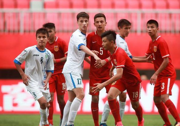 3冠1亚1四强！英格兰青年队横扫足坛成长轨迹让中国足球脸红