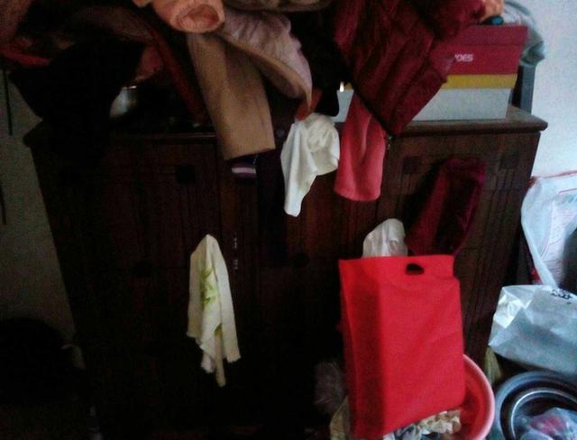 婆婆每天打扮家里却脏乱差,和婆婆住一起家真的脏乱差