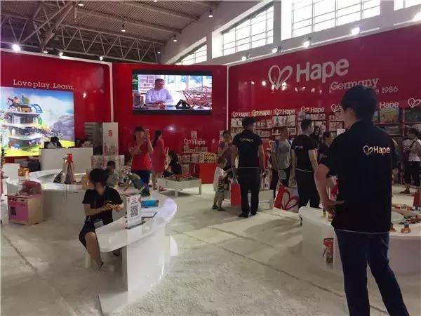 粑粑麻麻带娃去哪里玩,粑粑麻麻带娃去旅行